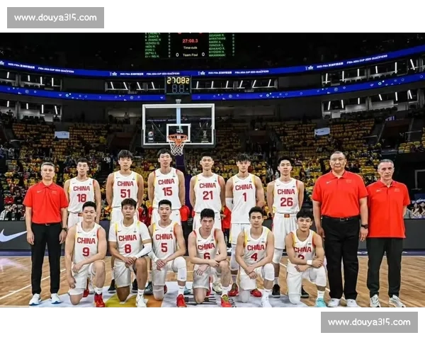 亚洲杯中国男篮剑指奖牌！徐杰张宁因防守短板落选，郭士强祭出防守至上新战术