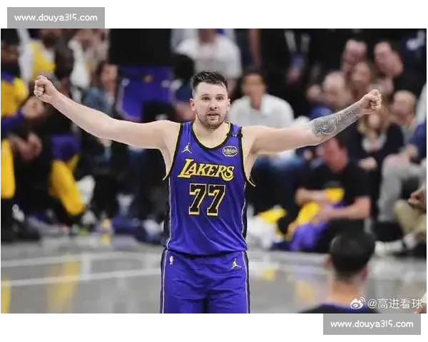 东契奇暴瘦 20 磅！休赛期苦练深蹲 720 磅，首轮场均 30+7 剑指 MVP