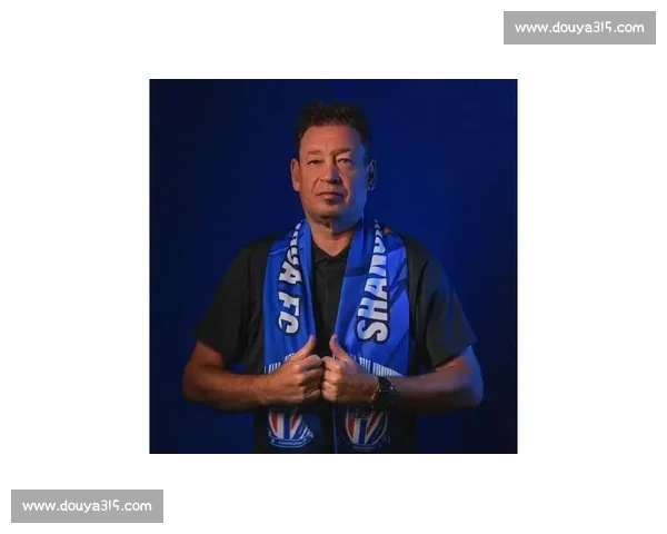 斯卢茨基致申花球迷：你们的高度，是球队最需要的力量